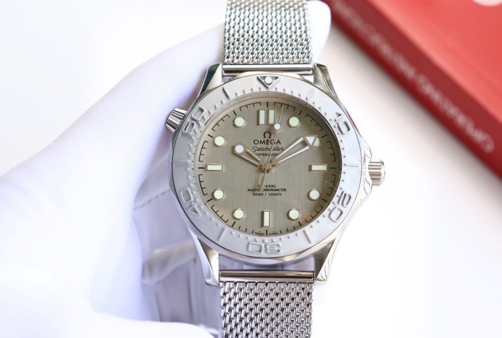 Reloj Omega Seamaster Diver 300M Co-Axial Master Chronometer de 42 mm en acero con esfera gris (referencia 210.30.42.20.06.002)