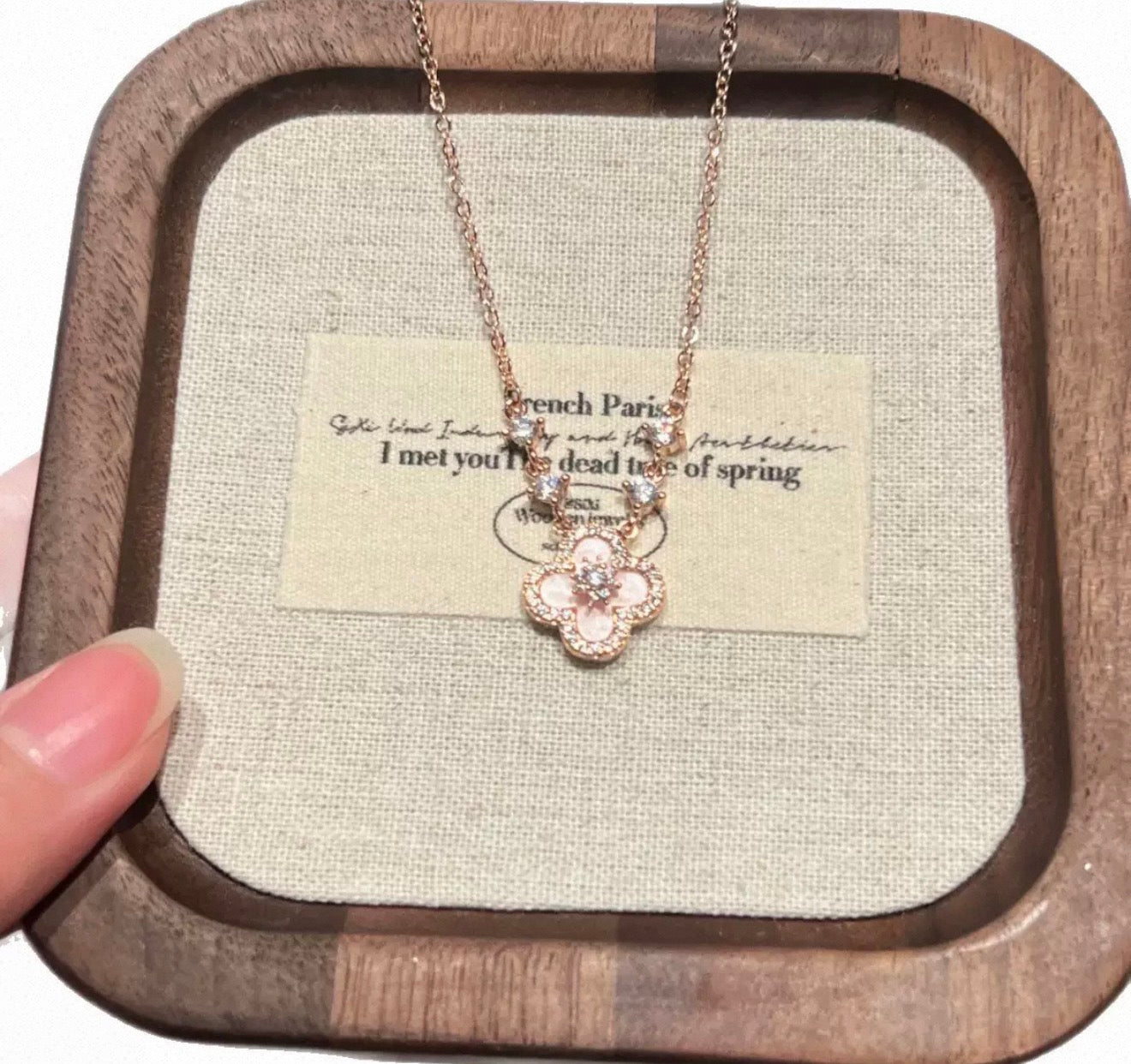 Precioso collar mujer brillante