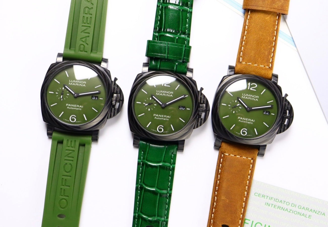 El reloj calidad AAA de la imagen es el icónico Panerai Luminor Quaranta Carbotech™ (Referencia PAM01526).