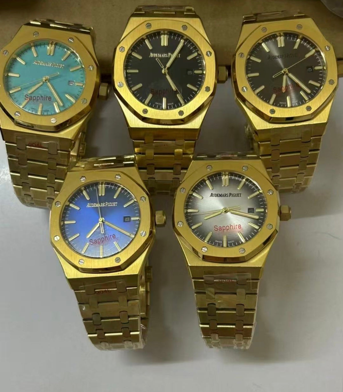 Reloj de lujo calidad AAA de la marca Audemars Piguet, específicamente un modelo de la colección Royal Oak.